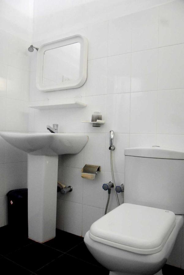 Romi Hotel *