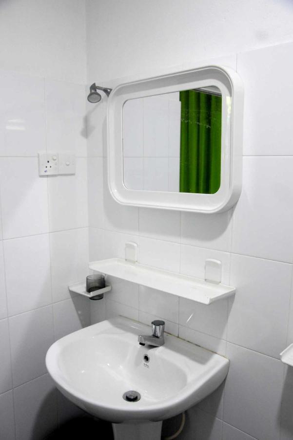 Romi Hotel *